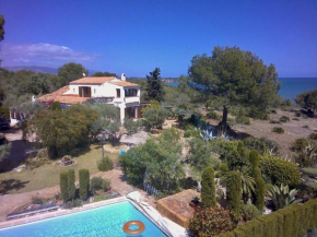 Preciosa villa con vistas al mar y al atardecer y piscina privada